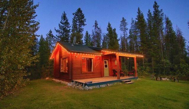 Mica Mountain Lodge & Log Cabins