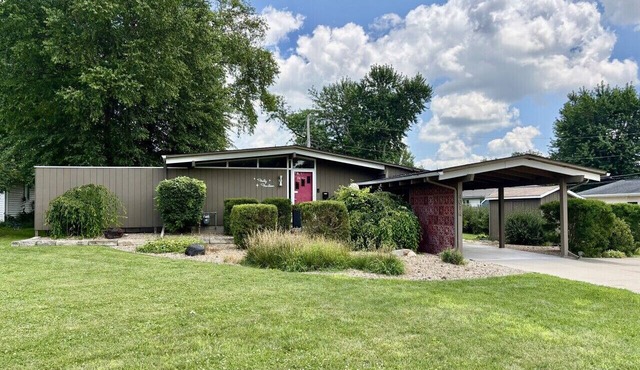 Mid-Century Style & Class In Quiet NE Location