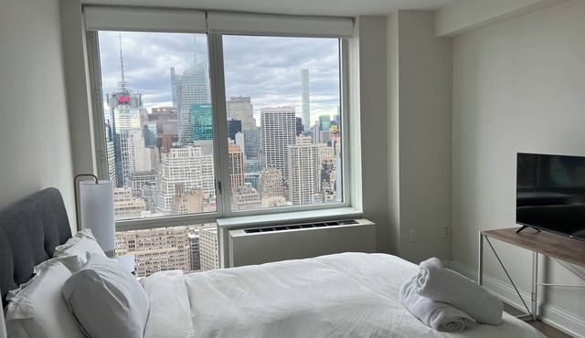 Million Dollar View, 1-bedroom apartment in charming New York with AC near MSG