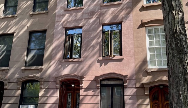 Modern 2 Bed 2 Bath & Sofa bed w/Dedicated workspace & Large Garden