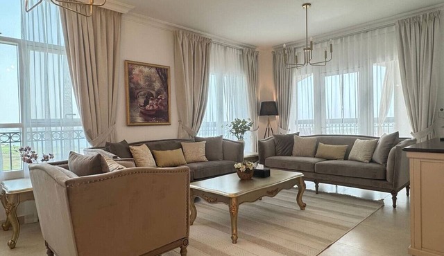 Modern 4BR Spacious Family Apartment in Yas Island