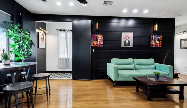 Modern 5 bedroom Villa w private Rooftop mins from Downtown- French Quarter