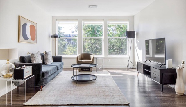 Modern Cambridge 2BR w/W/D, Private access to Linear Park by Blueground