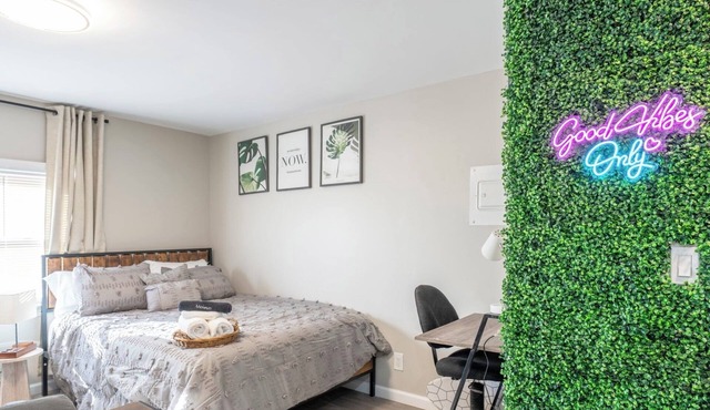 Modern & Cozy Studio with Luxe Spa-Like Bathroom, Close to NYC+Major attractions
