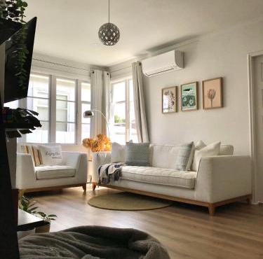 Modern, recently renovated, private house with parking