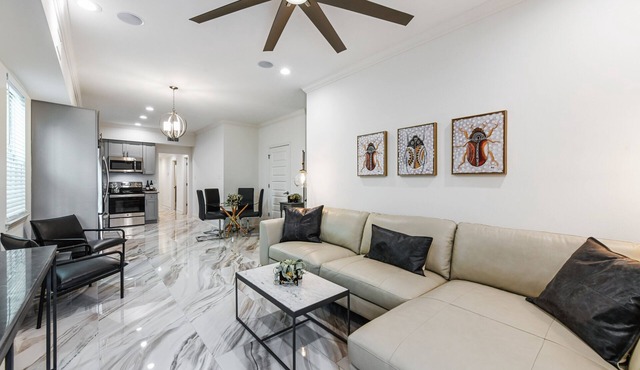 Modern Upscale 5BR/5BA (4 en suite) Home near Superdome and French Quarter