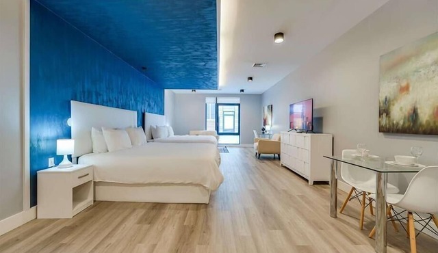 Mott Haven Studio 2K BR | Business Center + Lounge