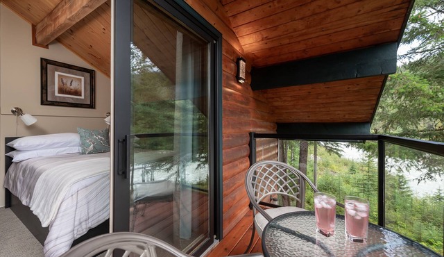 Mount Robson Mountain River Lodge