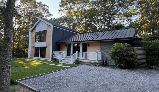 New built exclusive 3-bedroom house in East Hampton with pool, AC, fitness room