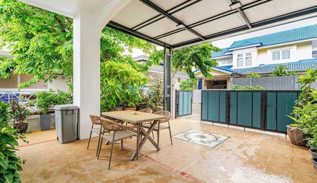 New reno, 2 bed townhouse, best location, Patong