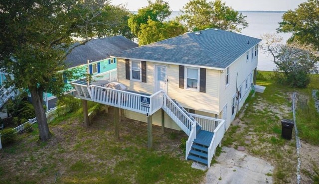 Newly Renovated! Bayfront Bliss! Water Front Home