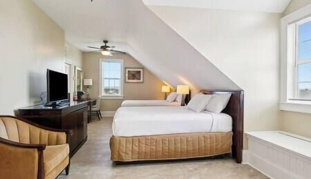 Oak Cottage R302