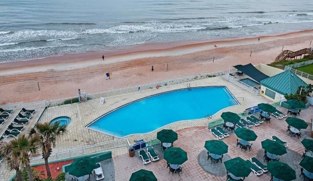 Oceanfront Escape w/Full Kitchen, Balcony & Easy Access to Daytona Fun