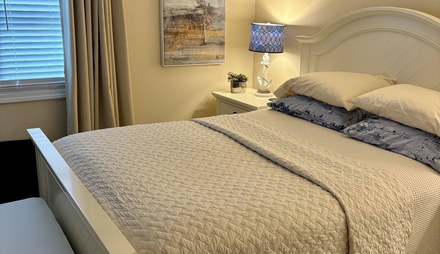 Ogunquit Condo Rental Ocean Towers! Pool at complex! Walk2Beach! Sleeps 2 in Ogunquit