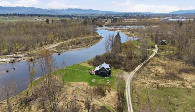 Osprey Riverfront Cabin