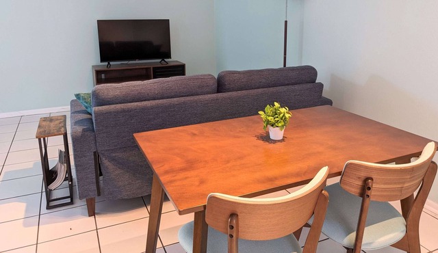 Peaceful condo with private entrance, 10 min from French Quarter