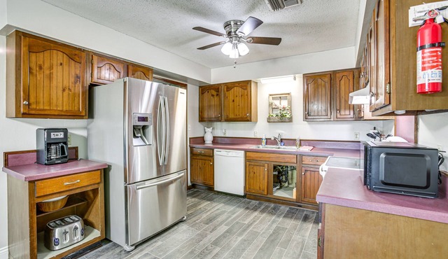 Peaceful Morgan City Home w/Docks & Canal Access