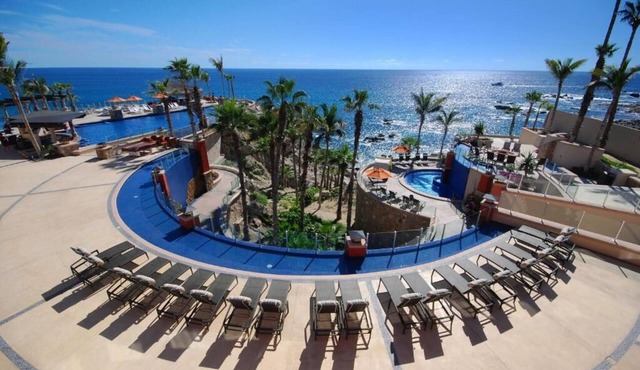 Penthouse Overlooking the Sea of Cortez, offers a great experience.