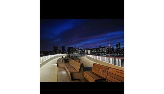 Popular L.I.C Apartment - 1 stop from Manhattan