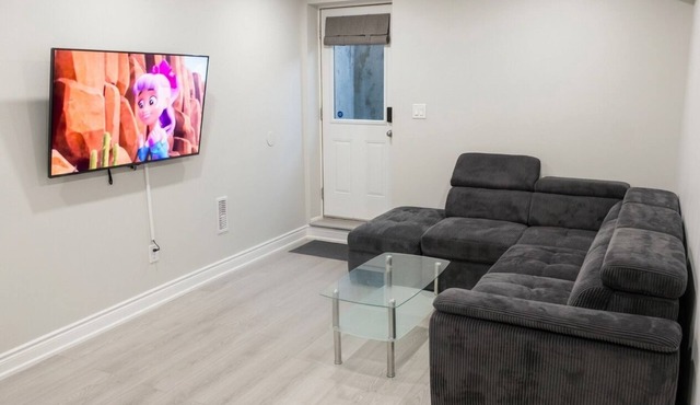 Private & Cozy Two Bedroom Suite in Guelph