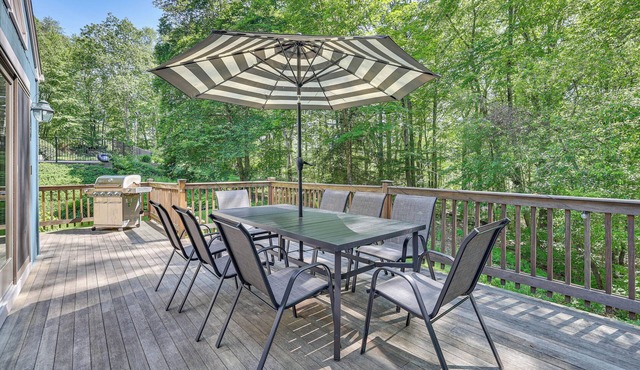 Private Pool! Getaway, 14 Mi to Hammonasset Beach
