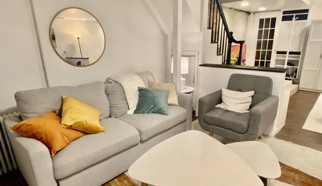 Private Studio Apt. in Jersey City, 2 stops to NYC