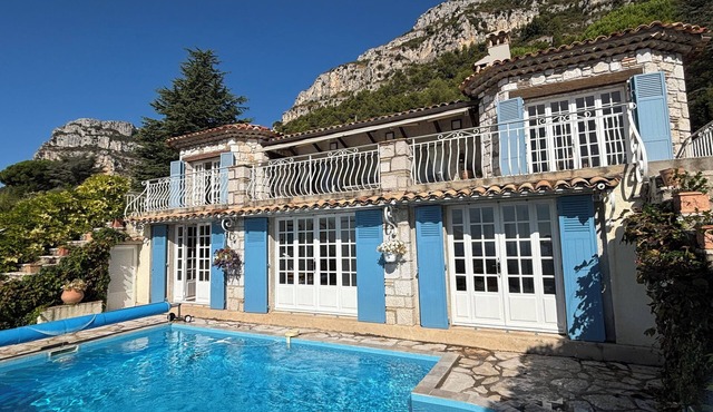 Provencal villa with stunning views Cote d'Azur Nice Antibes Cannes swimming pool