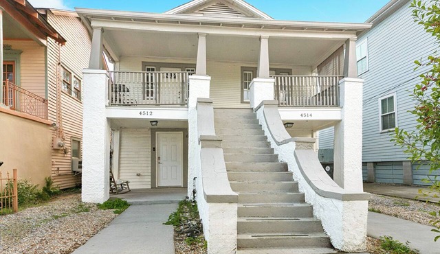 Quiet Non-Smoking 2-bedroom apartment in superb New Orleans with AC