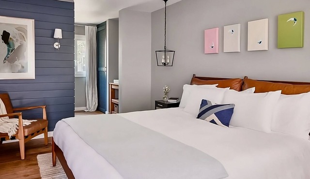 Refreshing Getaway Trip! Free Breakfast & Parking, Close to Indian Wells Beach!