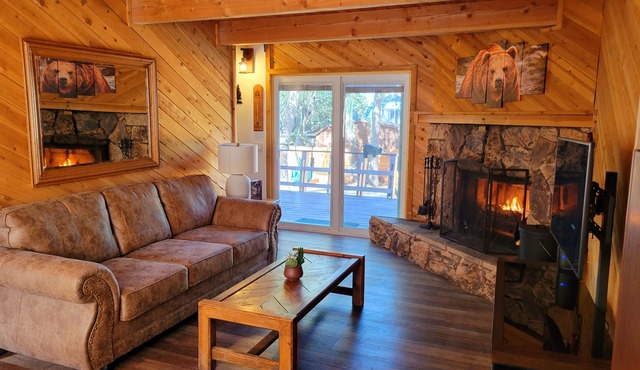 Relax & Unwind Lazy Bear's Cozy Cabin
