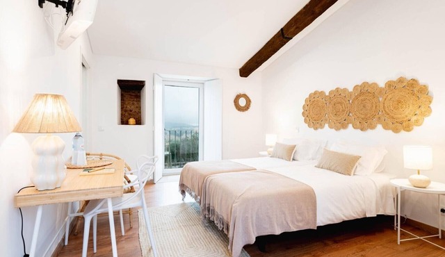 Room '2' with Shared Pool in Fortios