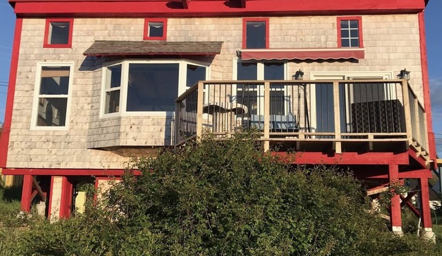 Rose Cabin @ MareGold Centre with expansive views of the Bay of Fundy