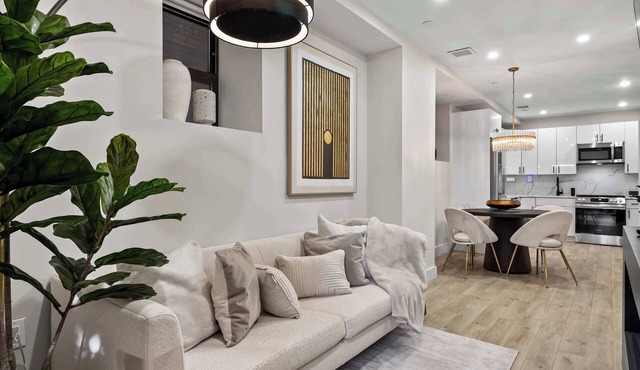 RoveTravel | Carroll Court I |Apartment w/Terrace