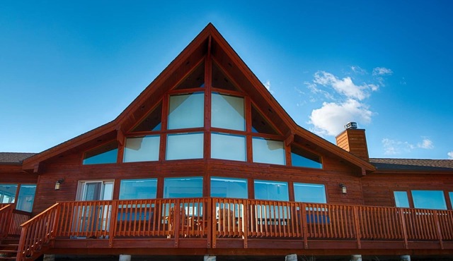 Rustic, Elegant Mountain Residence Close To The Best Fly Fishing In Montana.