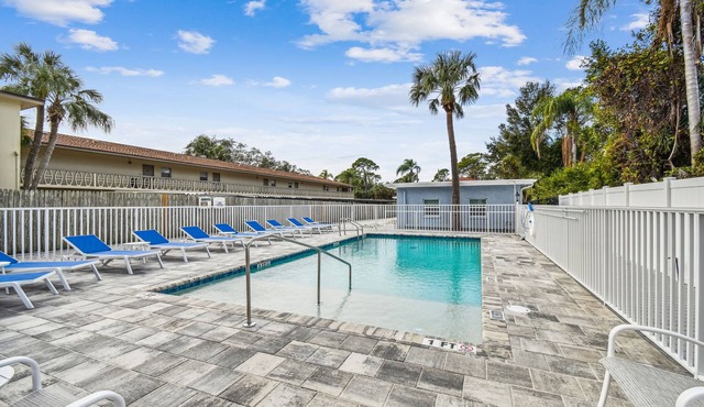Rustic Tiny Home on Pinellas Trail w/Heated Pool! Walk or Bike to Downtown Dunedin!