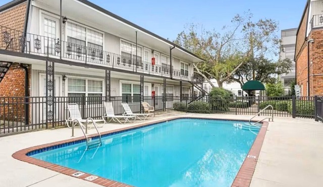 SAFE & CENTRALLY LOCATED 2Bed/1Ba 9 mins to Hospitals/French Quarter/Superdome