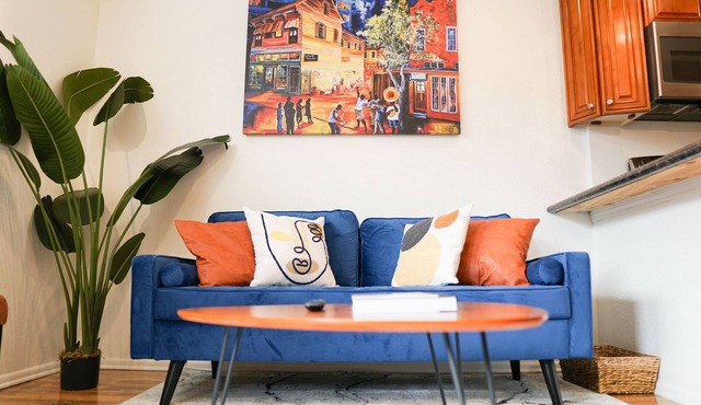 Safe, Walkable Uptown Luxury on St. Charles