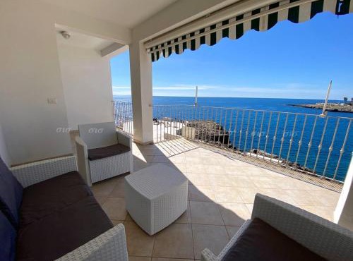 Seafront flat
