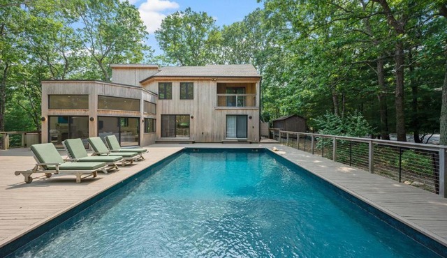 Serene Estate in East Hampton