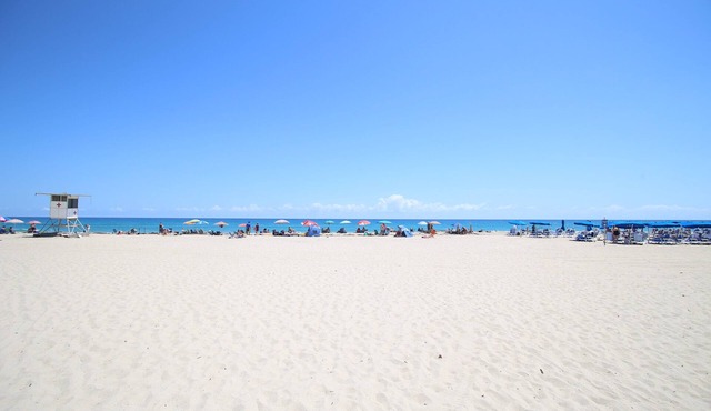 Singer Island Condo: Walk to Beach & Marina!
