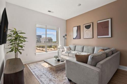 Skyline Suite - Free Parking, Pool, City Views