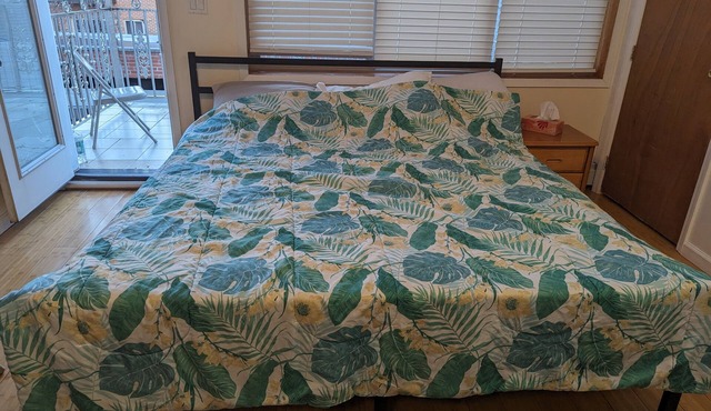 Small Studio with all amenities. 5 minutes to fastfood and 24 hours grocery