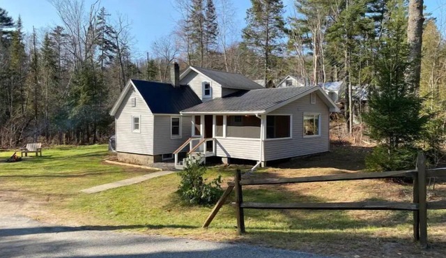 Snowmobile Access & Close to Oak Mt. Ski - Cozy Cabin, Peaceful-Sleeps 6