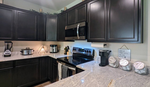 Spacious 3 Bedroom Home with Easy Access to BR