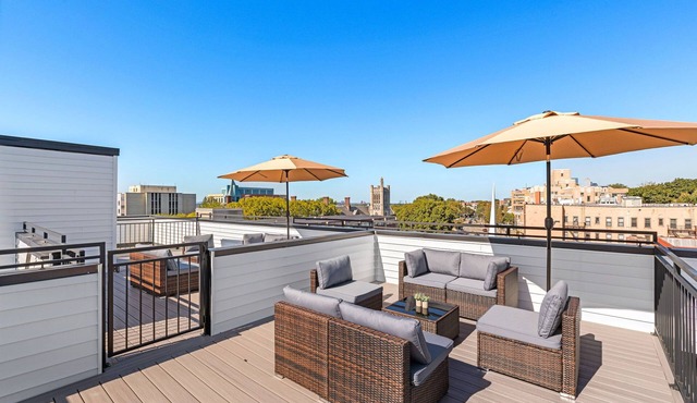 Spacious 3BR Designer Home + Parking - Jersey City