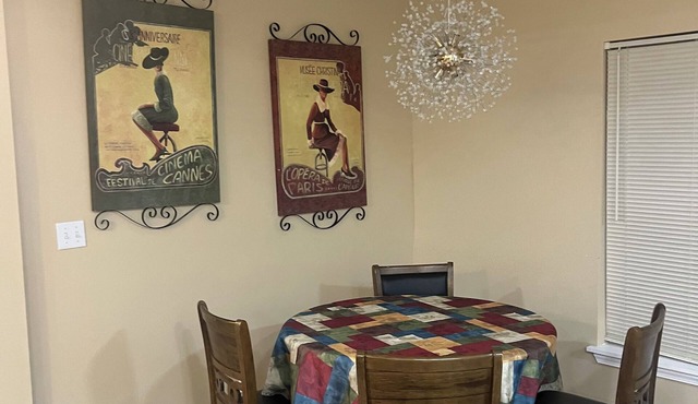 Spacious 4-bedroom house with WiFi, AC in charming Gramercy
