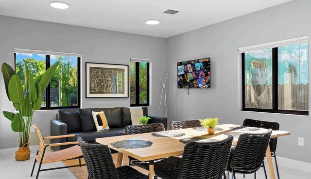Spacious 4 BR Miami Townhouse | Free Parking