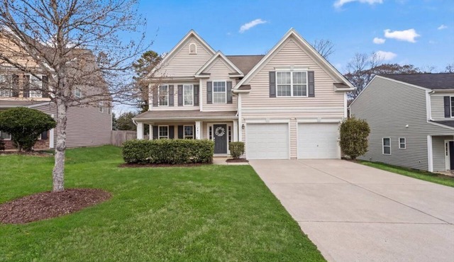 Spacious 5-bedroom house in tranquil Charlotte with AC