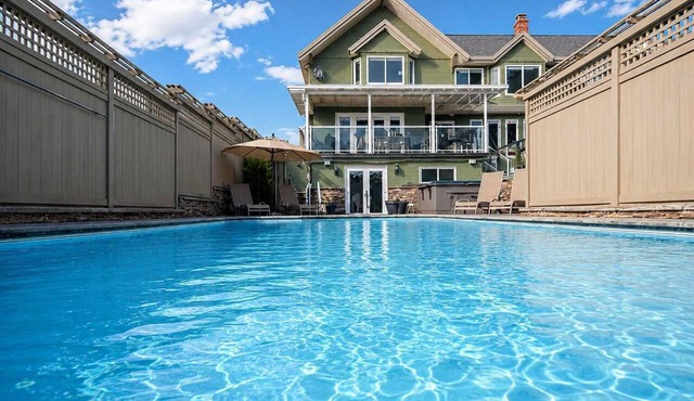 Spacious & Comfortable Villa in Coquitlam in Coquitlam