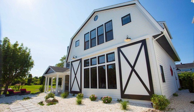 Spacious Compound for the Entire Family